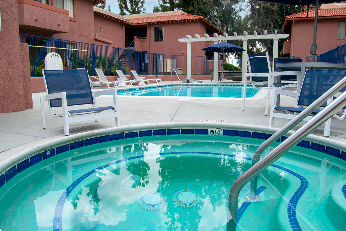 Apartments for Rent near UCR Summer Meadows Photos